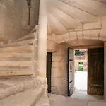 Apartment Chateau De Saint Maurice